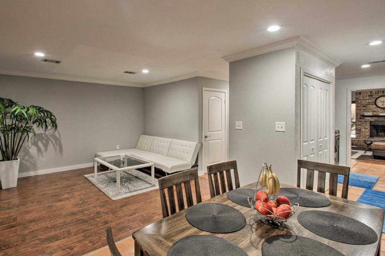 2-Story Pensacola Home With Game Room And Private Yard Exterior photo